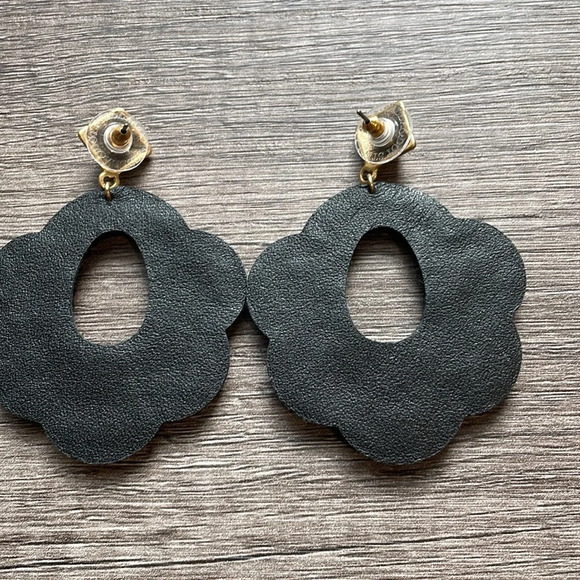 Stella & Dot Silver Gold Bead Black Dove Leather Lightweight Statement Earrings - Picture 3 of 6